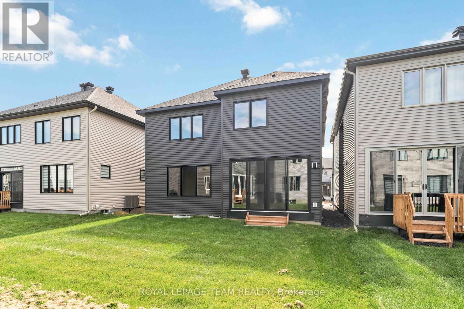 Photo 31 of 686 Fenwick Way, Ottawa ON