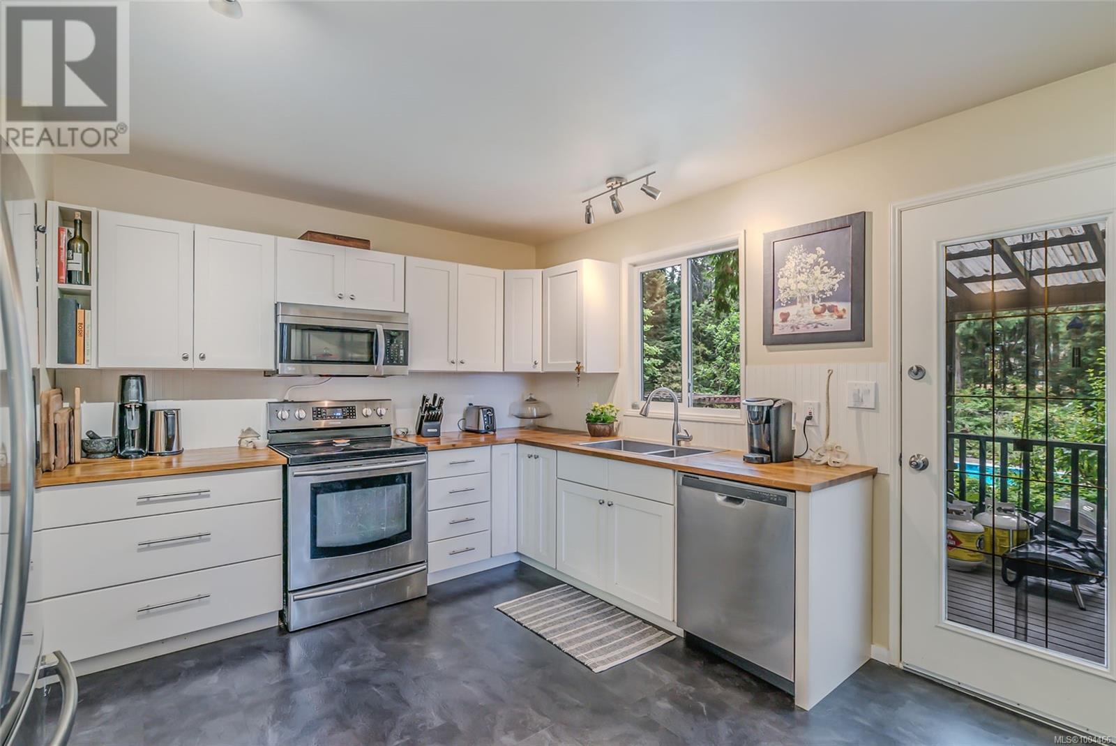Photo 48 of 6863 Eastwind Dr, Lantzville BC