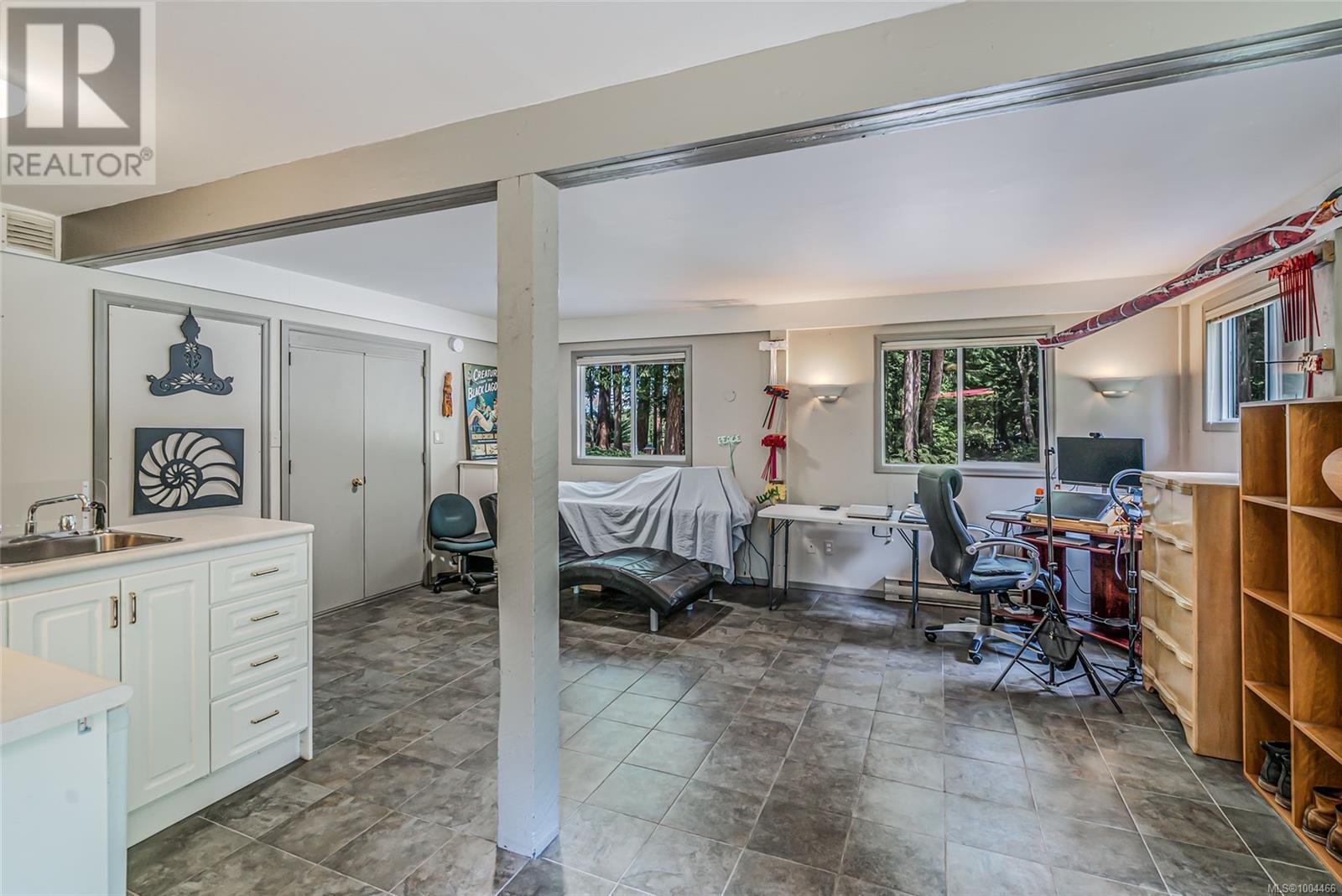 Photo 33 of 6863 Eastwind Dr, Lantzville BC
