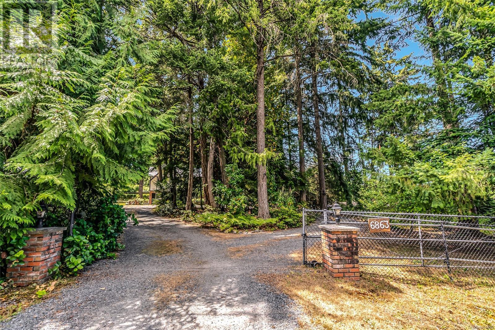 Photo 18 of 6863 Eastwind Dr, Lantzville BC