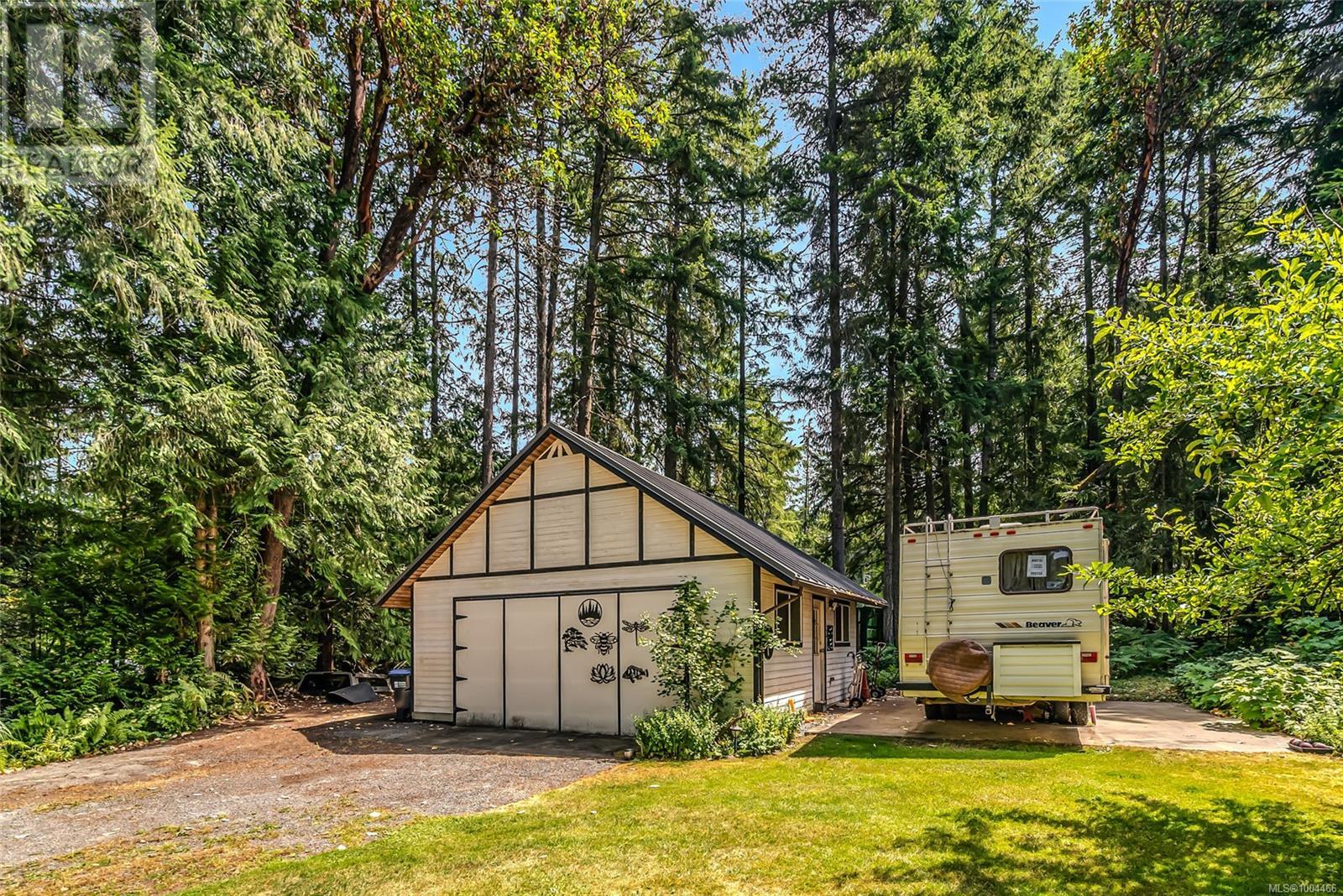 Photo 1 of 6863 Eastwind Dr, Lantzville BC