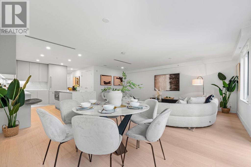 Photo 1 of 202 1331 Marine Drive, West Vancouver BC