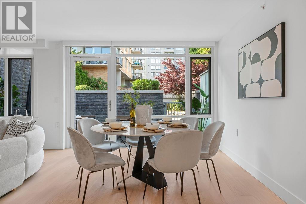 Photo 10 of 202 1331 Marine Drive, West Vancouver BC