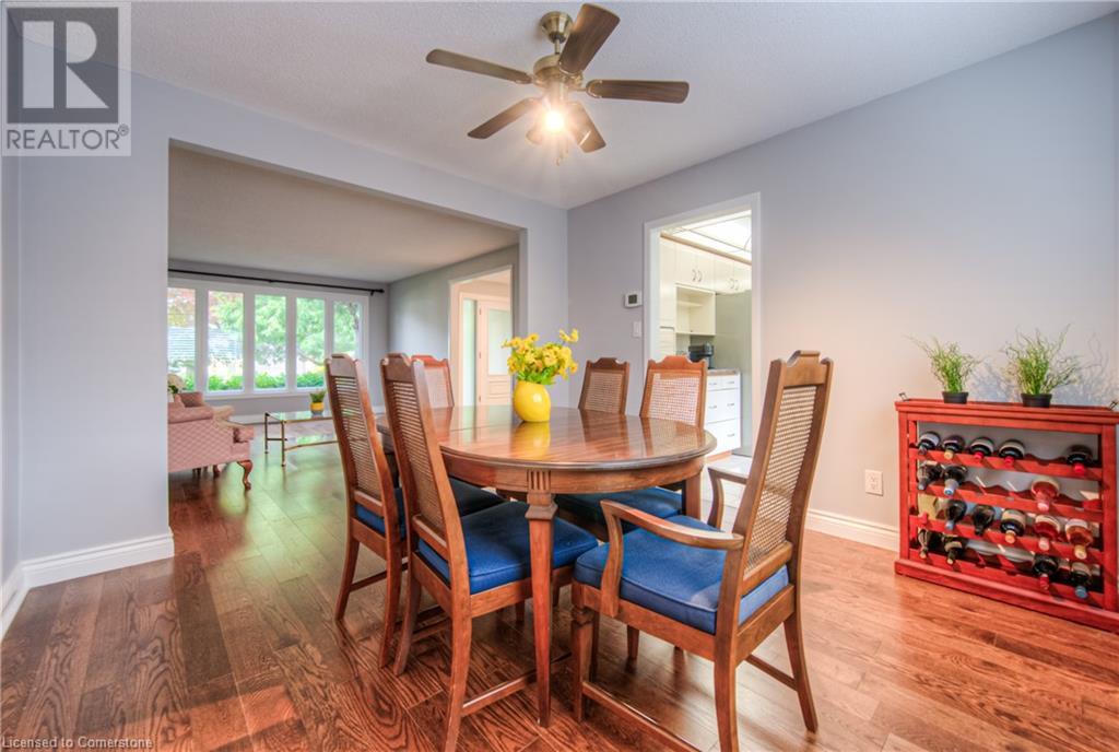 Photo 33 of 644 Donna Court, Burlington ON