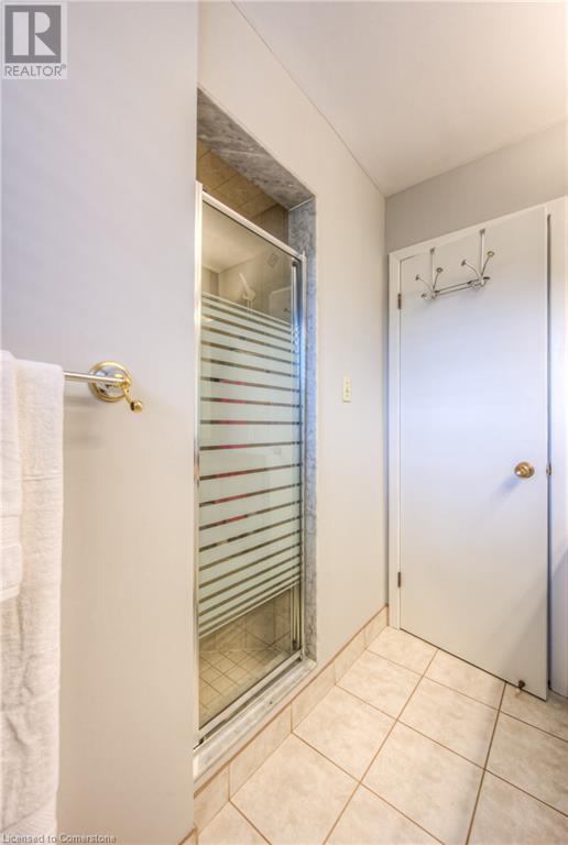 Photo 40 of 644 Donna Court, Burlington ON