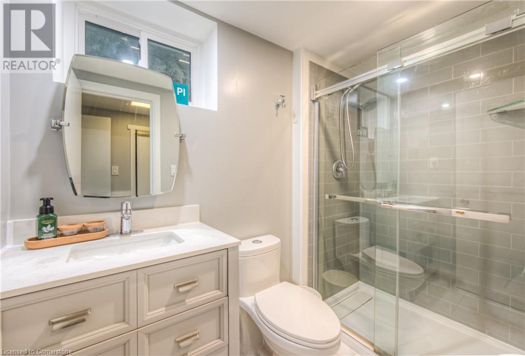 Photo 44 of 644 Donna Court, Burlington ON