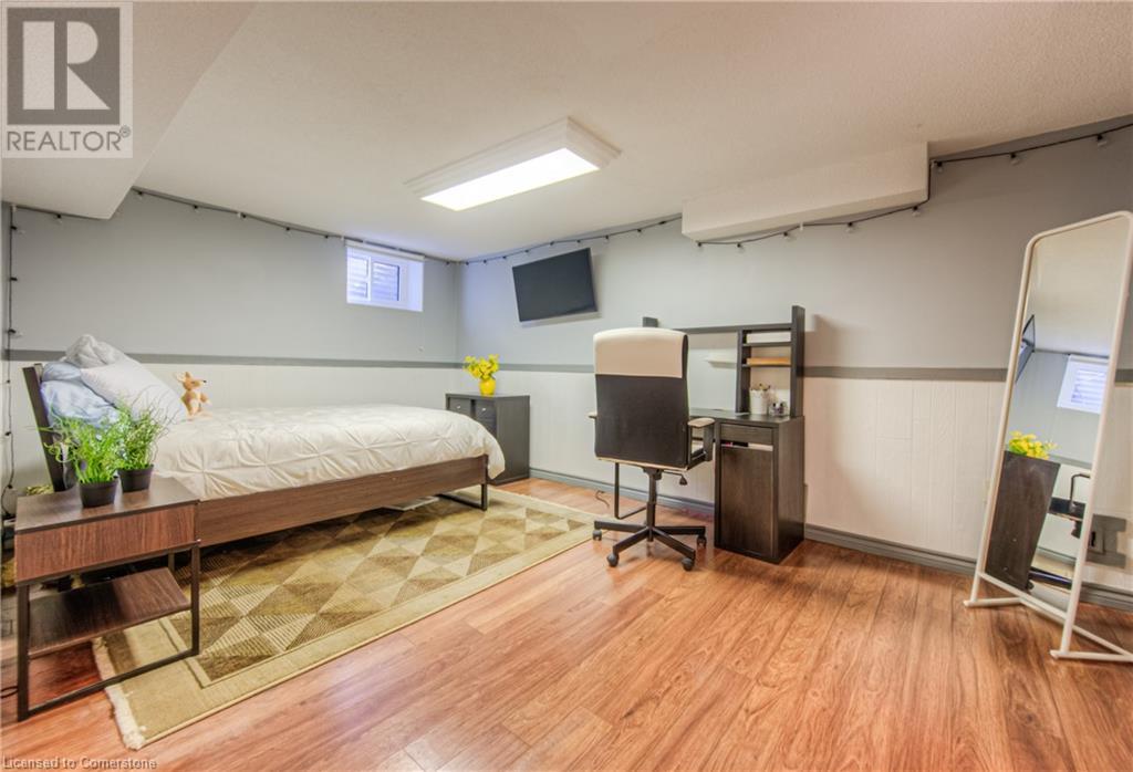 Photo 46 of 644 Donna Court, Burlington ON