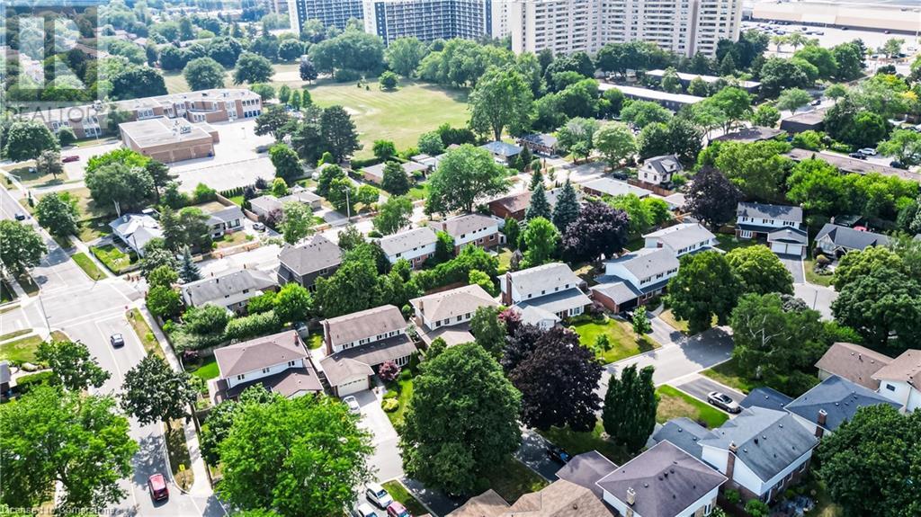 Photo 6 of 644 Donna Court, Burlington ON