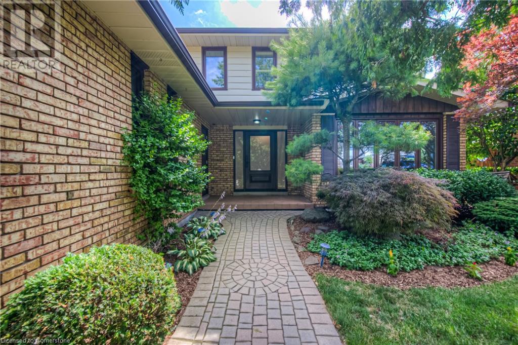 Photo 9 of 644 Donna Court, Burlington ON