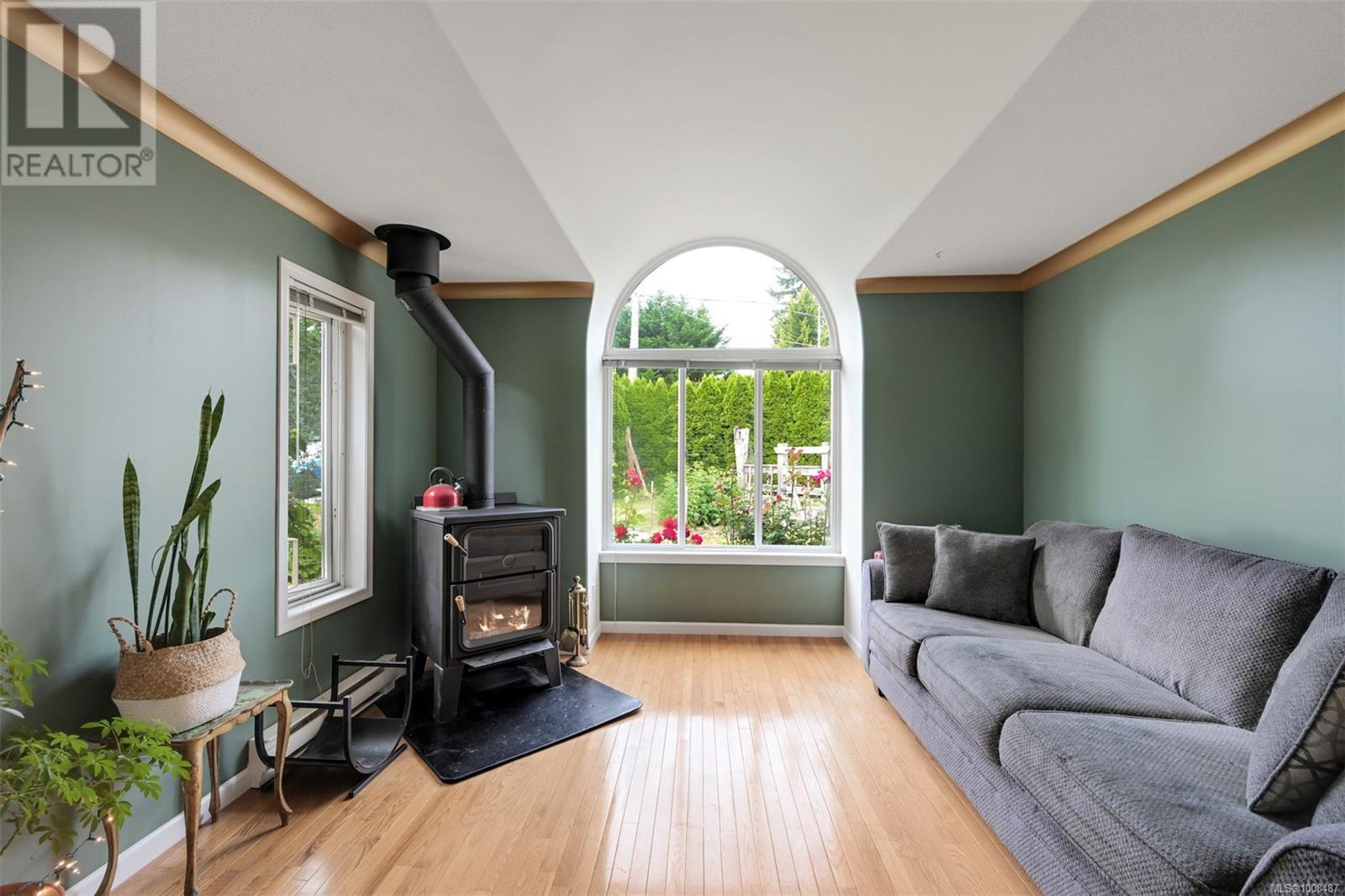 3529 Dougan Dr, Cobble Hill