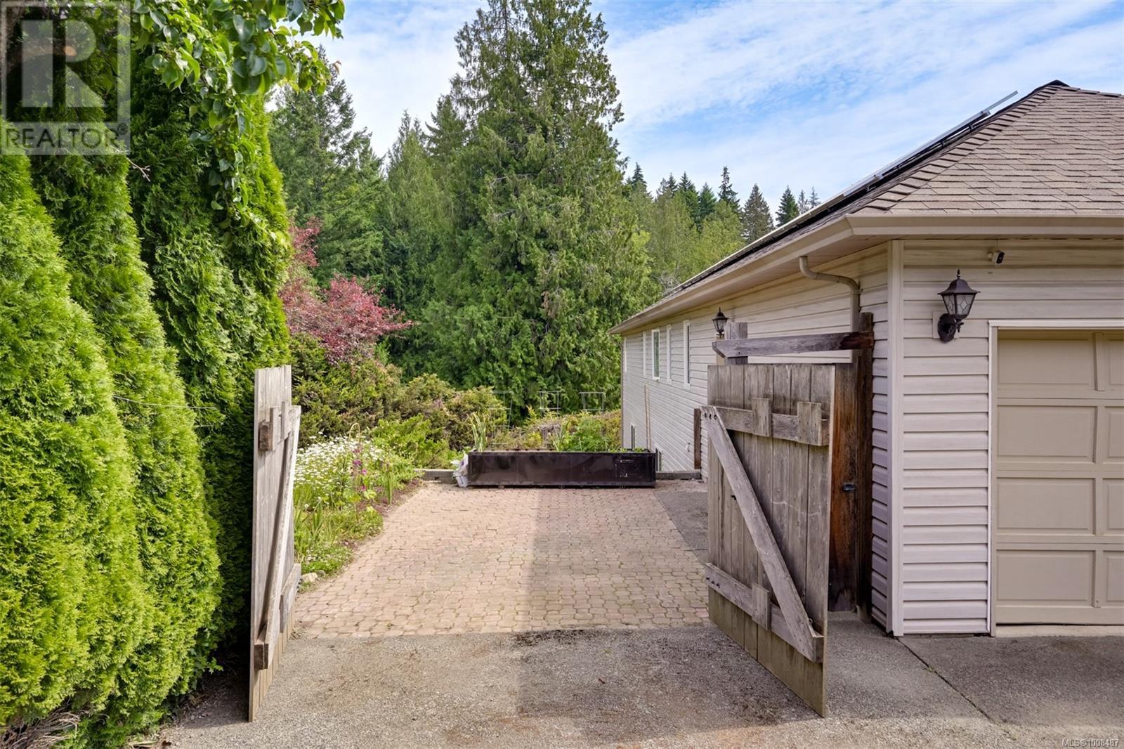 3529 Dougan Dr, Cobble Hill
