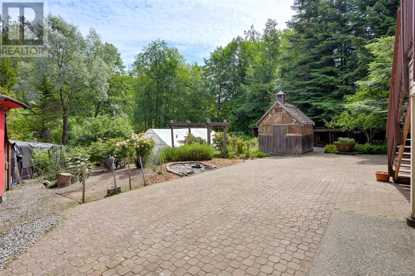 3529 Dougan Dr, Cobble Hill
