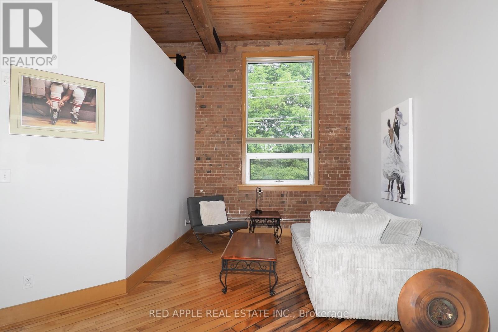 Photo 10 of 121 26 Ontario Street, Guelph ON