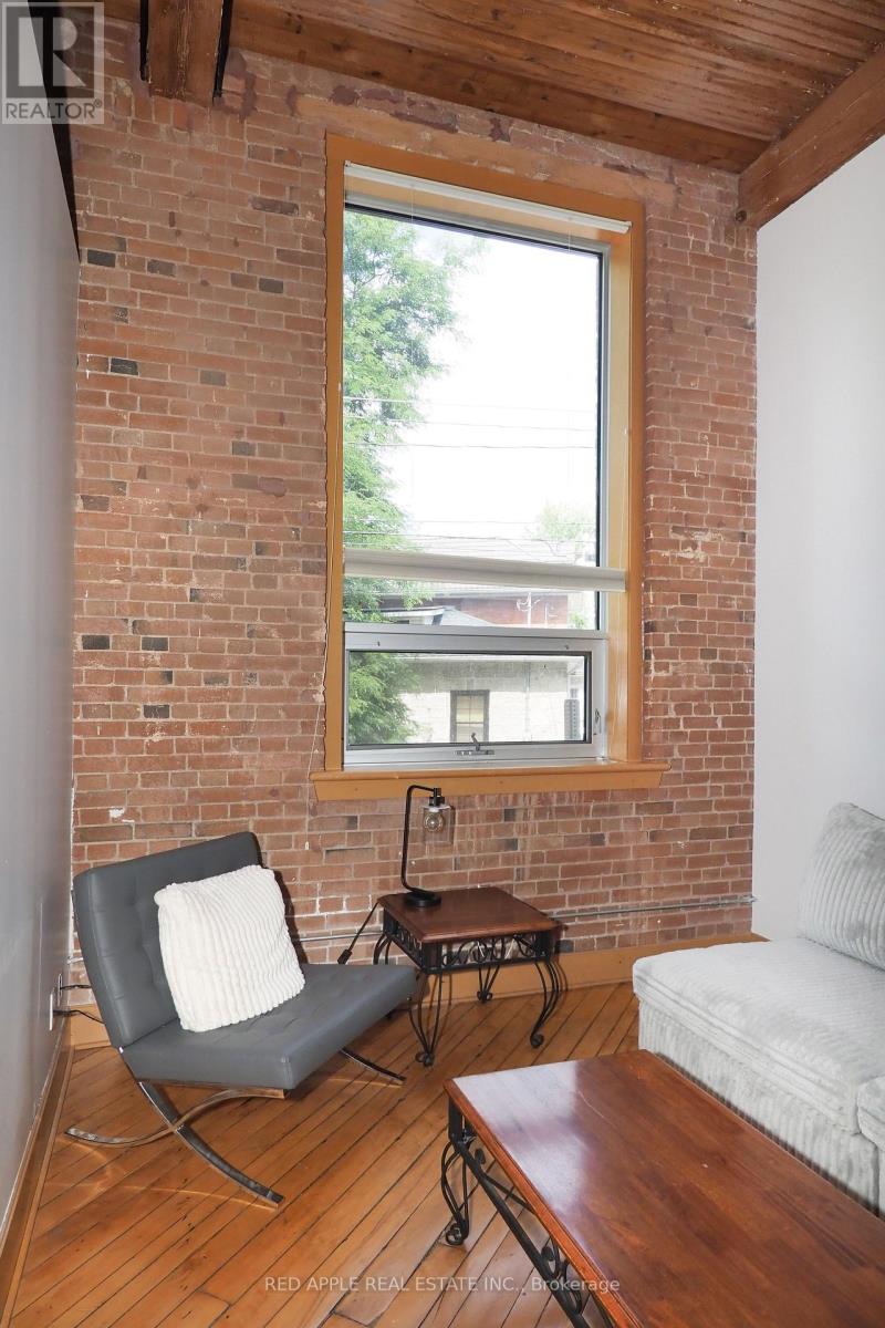 Photo 13 of 121 26 Ontario Street, Guelph ON