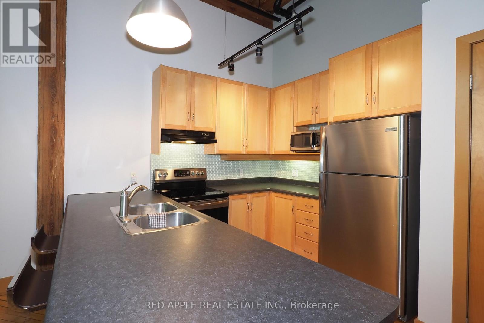 Photo 16 of 121 26 Ontario Street, Guelph ON