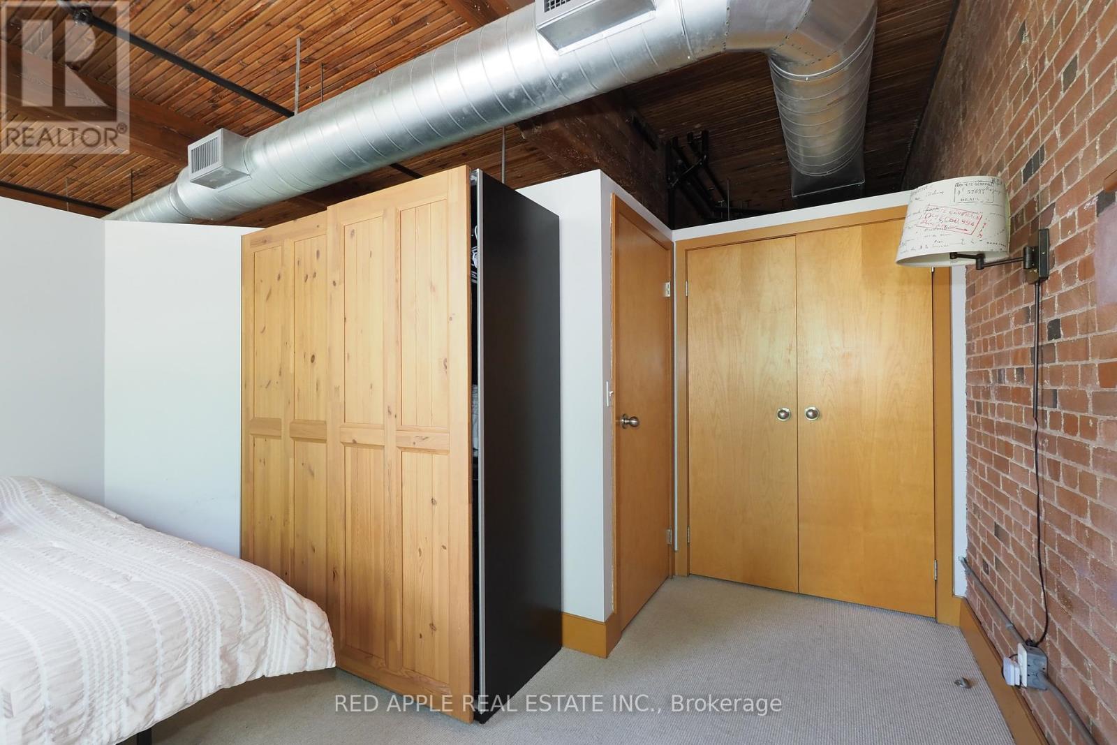 Photo 26 of 121 26 Ontario Street, Guelph ON