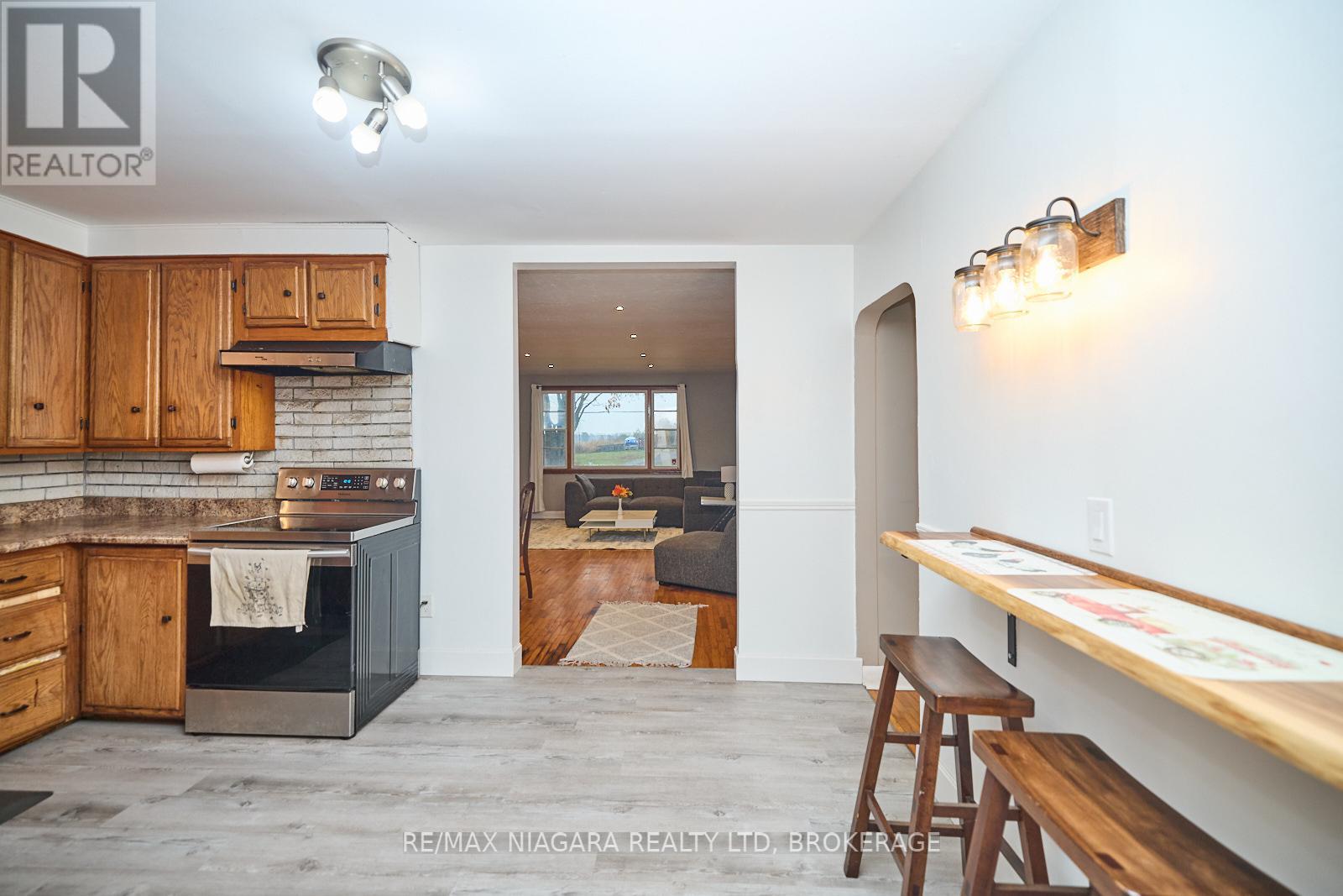 Photo 16 of 40252 Forks Road, Wainfleet ON