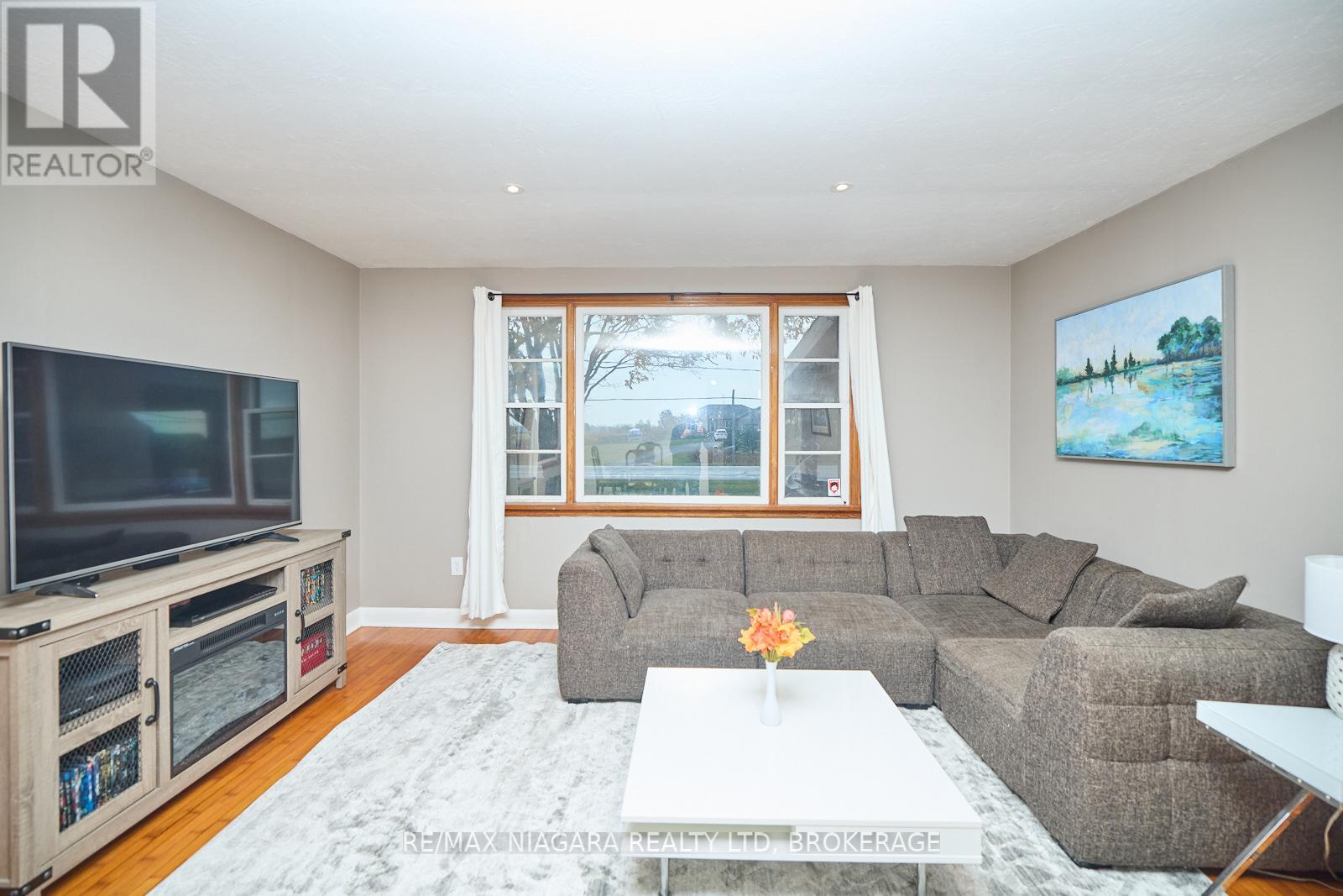 Photo 9 of 40252 Forks Road, Wainfleet ON