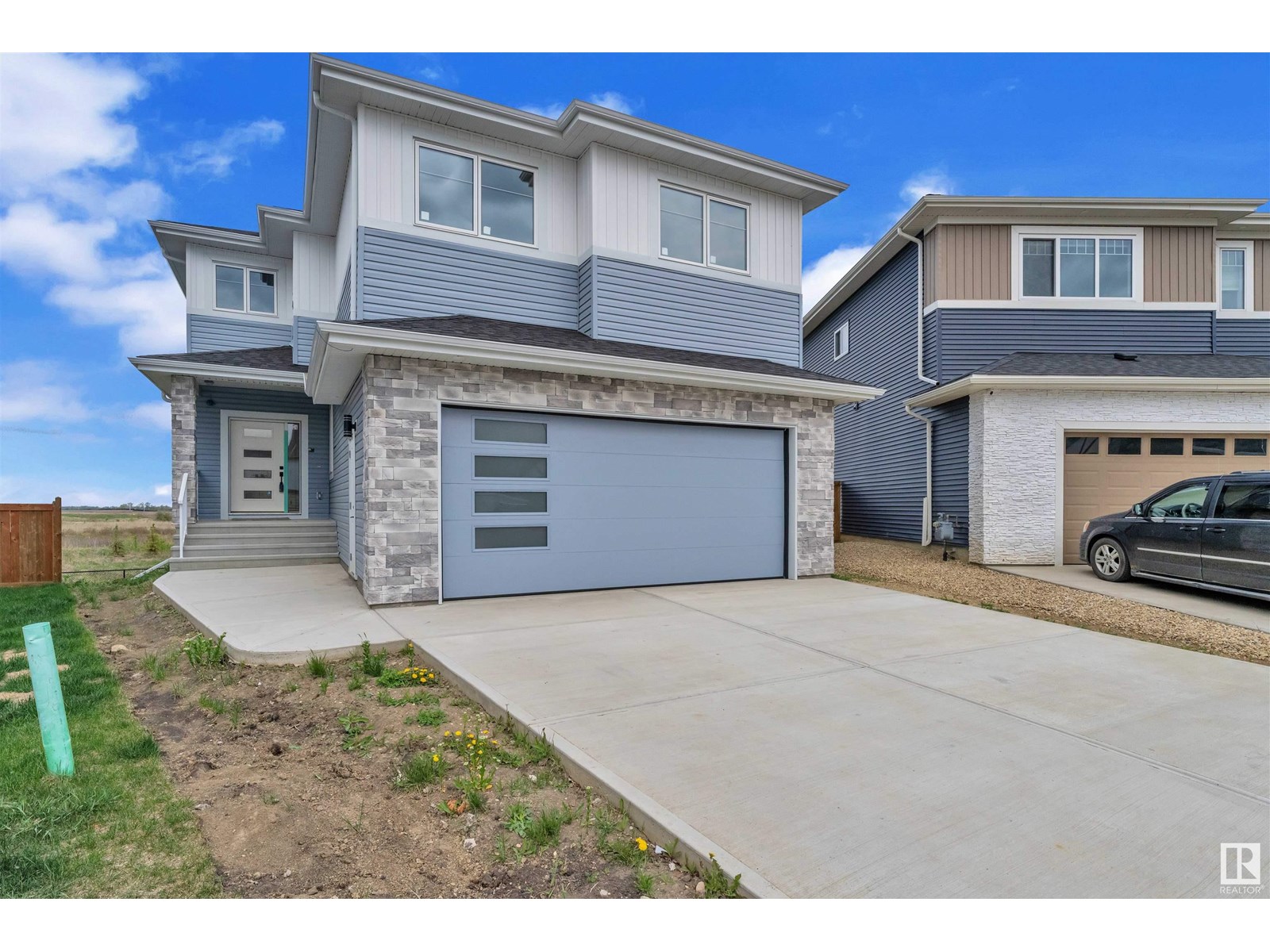 Photo 2 of 324 Aston Cl, Leduc AB