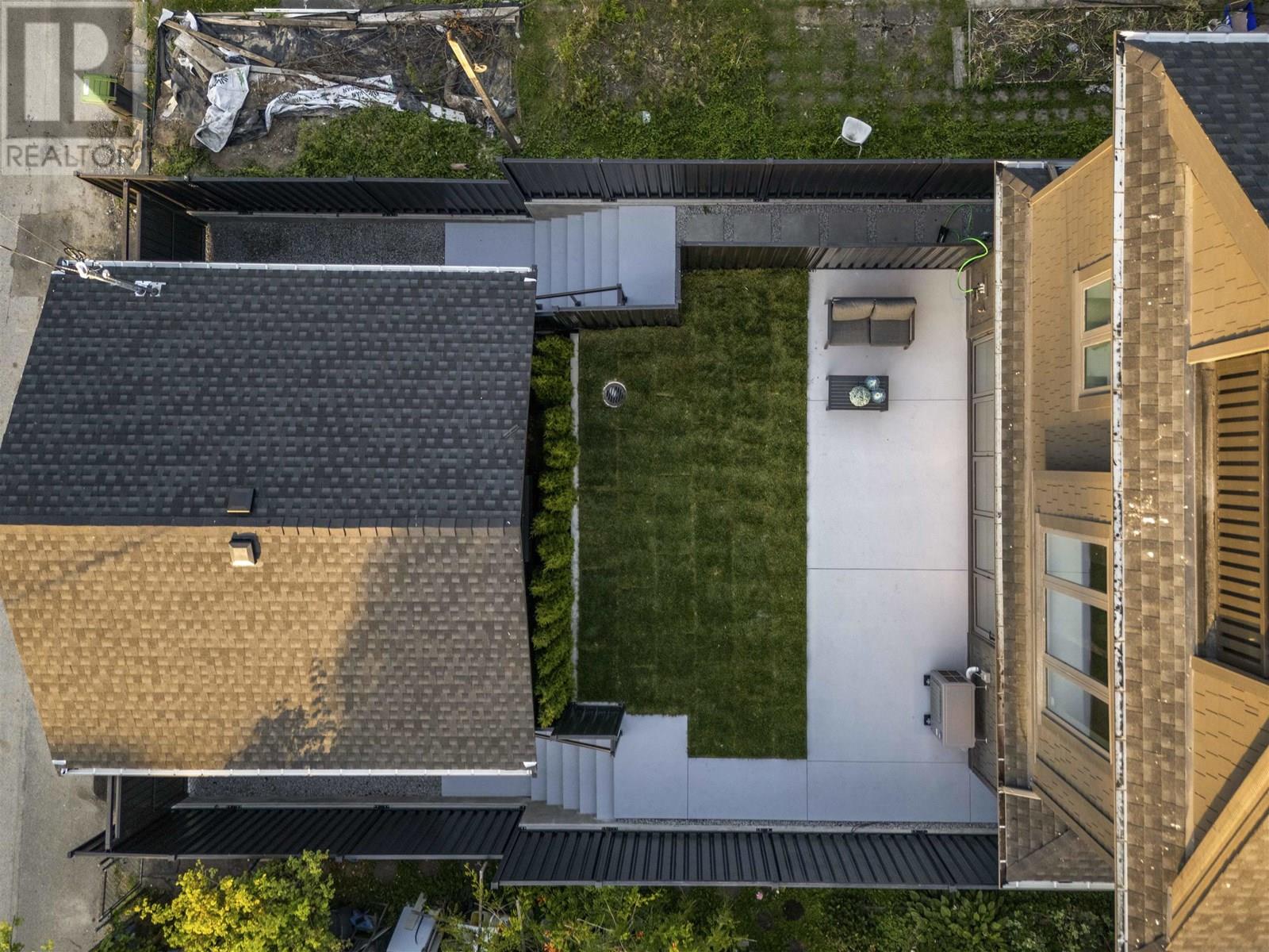 Photo 36 of 2 847 E 10th Avenue, Vancouver BC