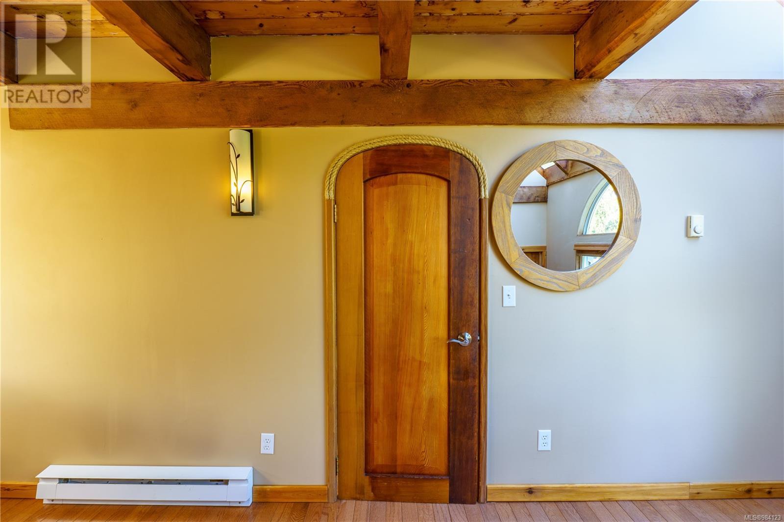 316 Leighton Way, Tofino