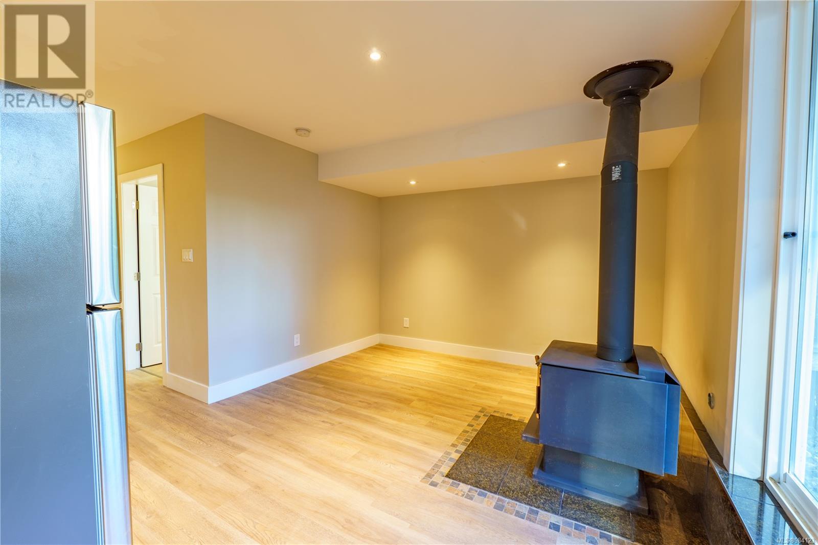316 Leighton Way, Tofino