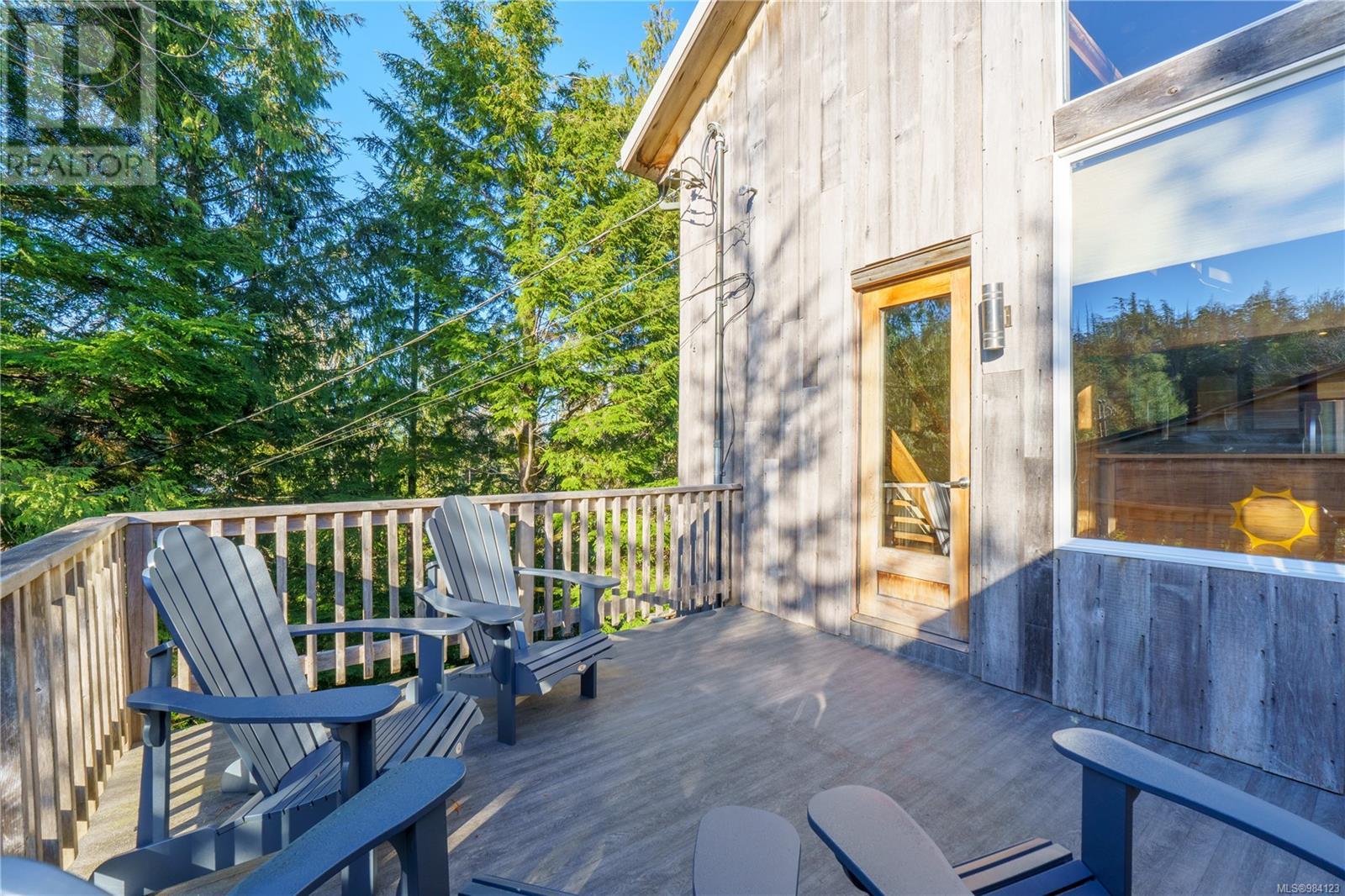 316 Leighton Way, Tofino