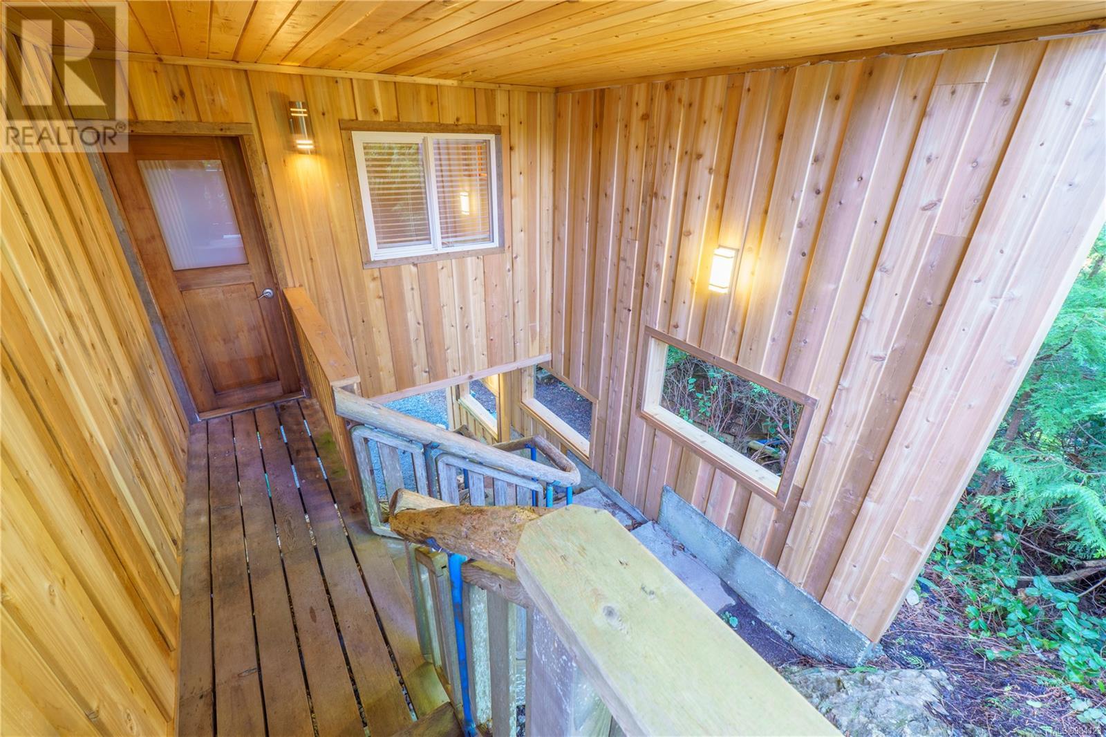 316 Leighton Way, Tofino