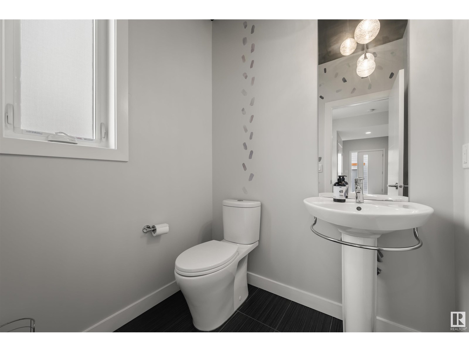 Photo 16 of 9803 74 Av Nw, Edmonton AB
