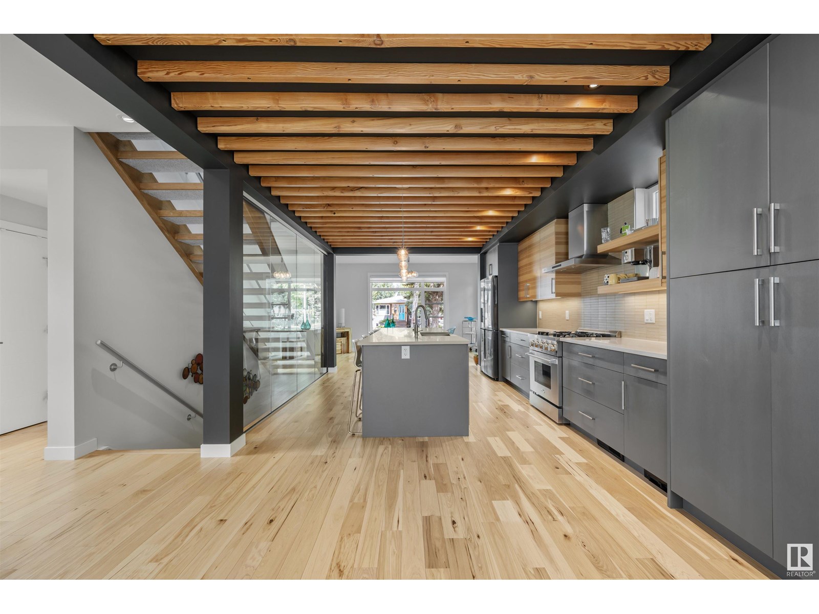 Photo 10 of 9803 74 Av Nw, Edmonton AB