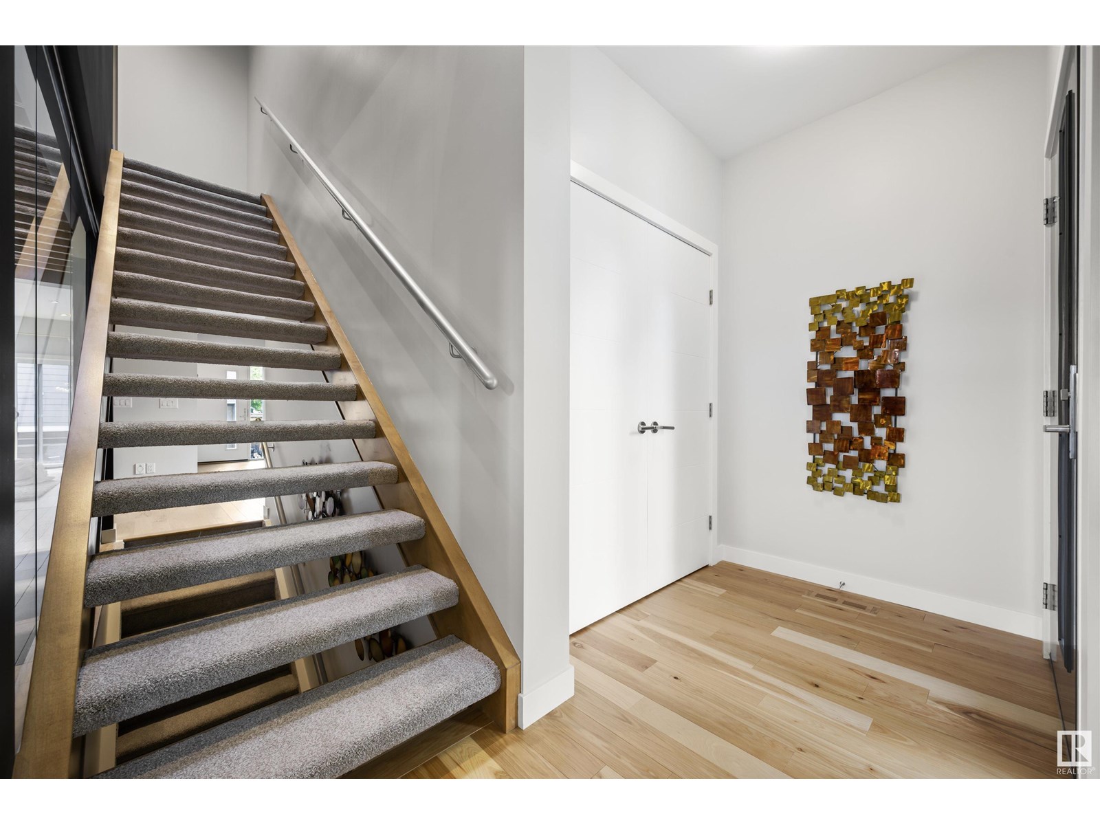 Photo 3 of 9803 74 Av Nw, Edmonton AB