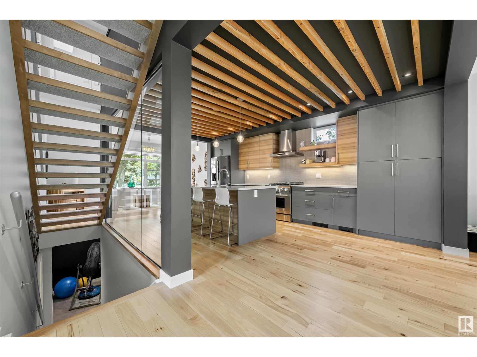 Photo 15 of 9803 74 Av Nw, Edmonton AB