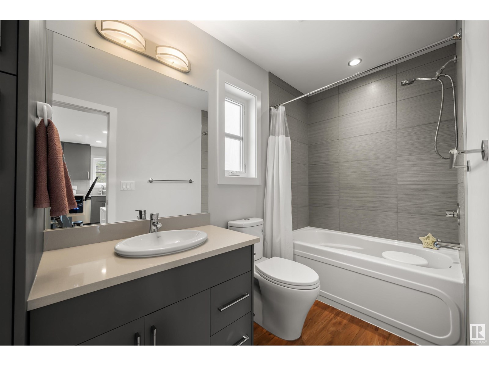 Photo 52 of 9803 74 Av Nw, Edmonton AB