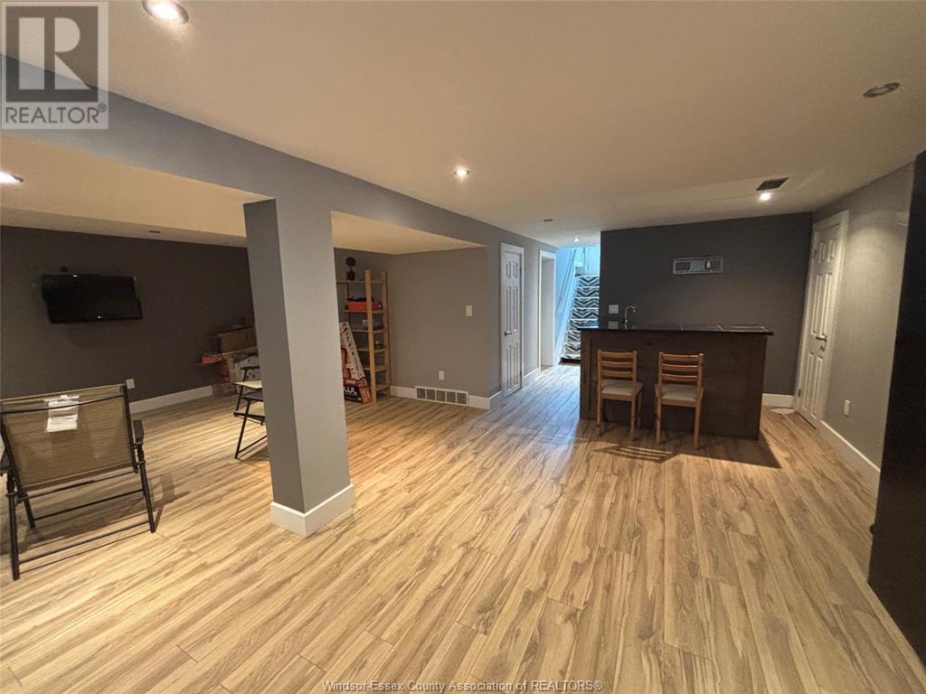 Photo 13 of 3880 Woodward, Windsor ON