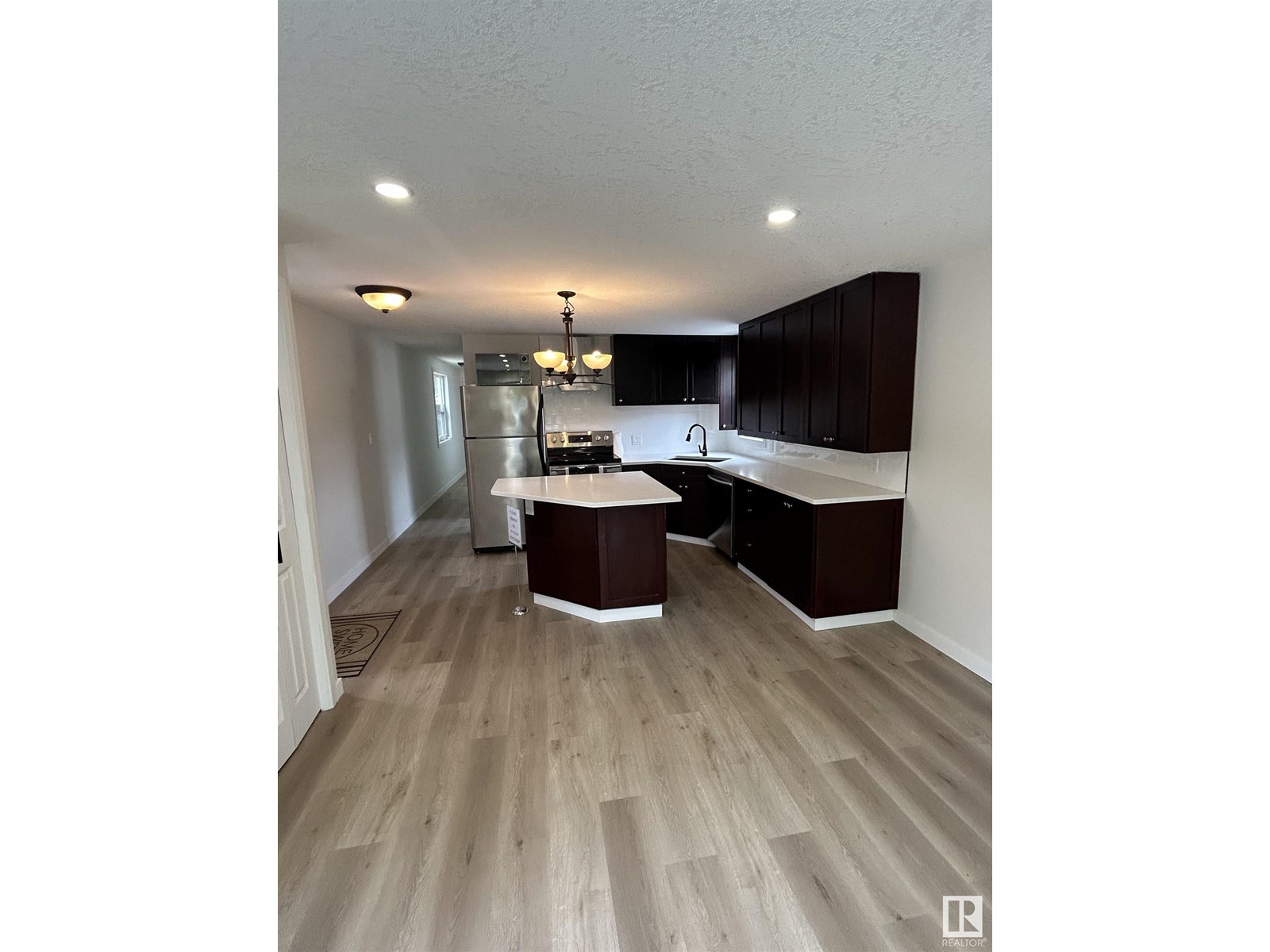Photo 3 of 714 West Ridge Pl Nw, Edmonton AB
