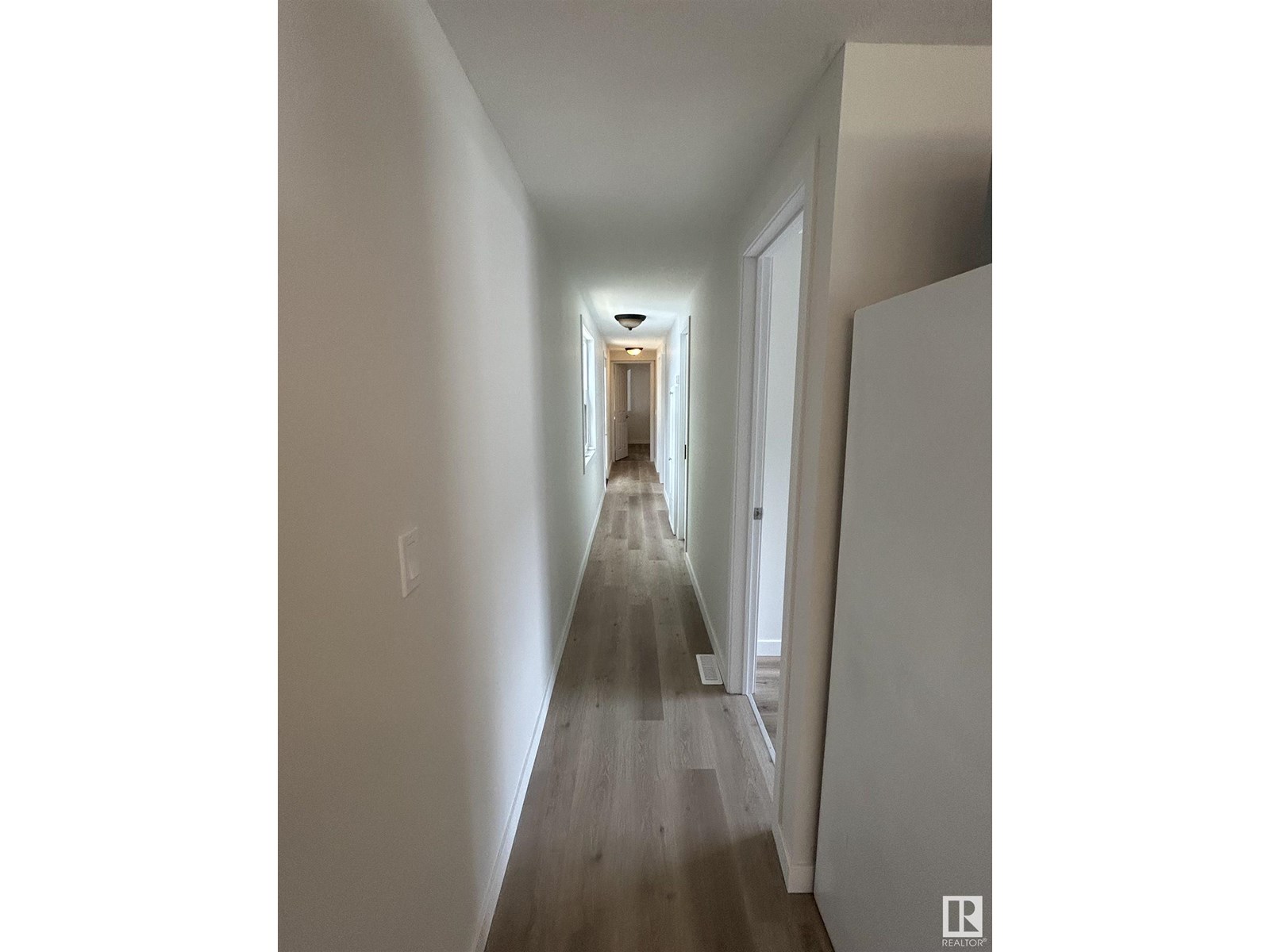 Photo 7 of 714 West Ridge Pl Nw, Edmonton AB