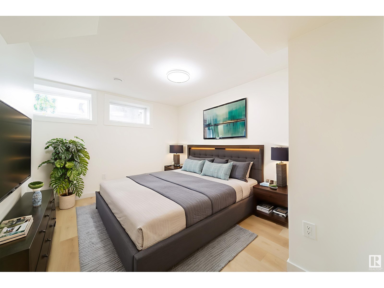 Photo 16 of 6708 132 Av Nw, Edmonton AB