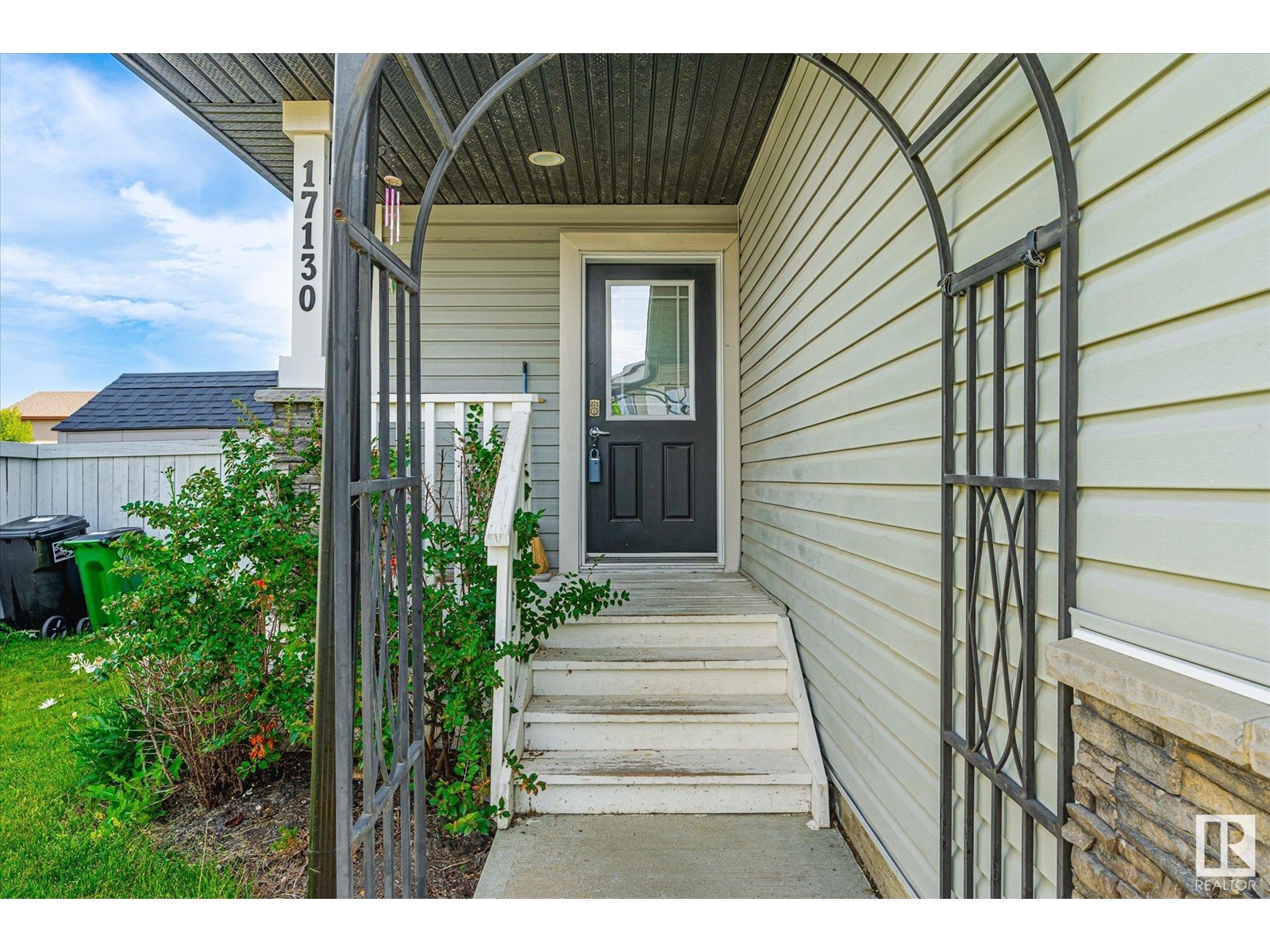 Photo 5 of 17130 7 A Av Sw, Edmonton AB