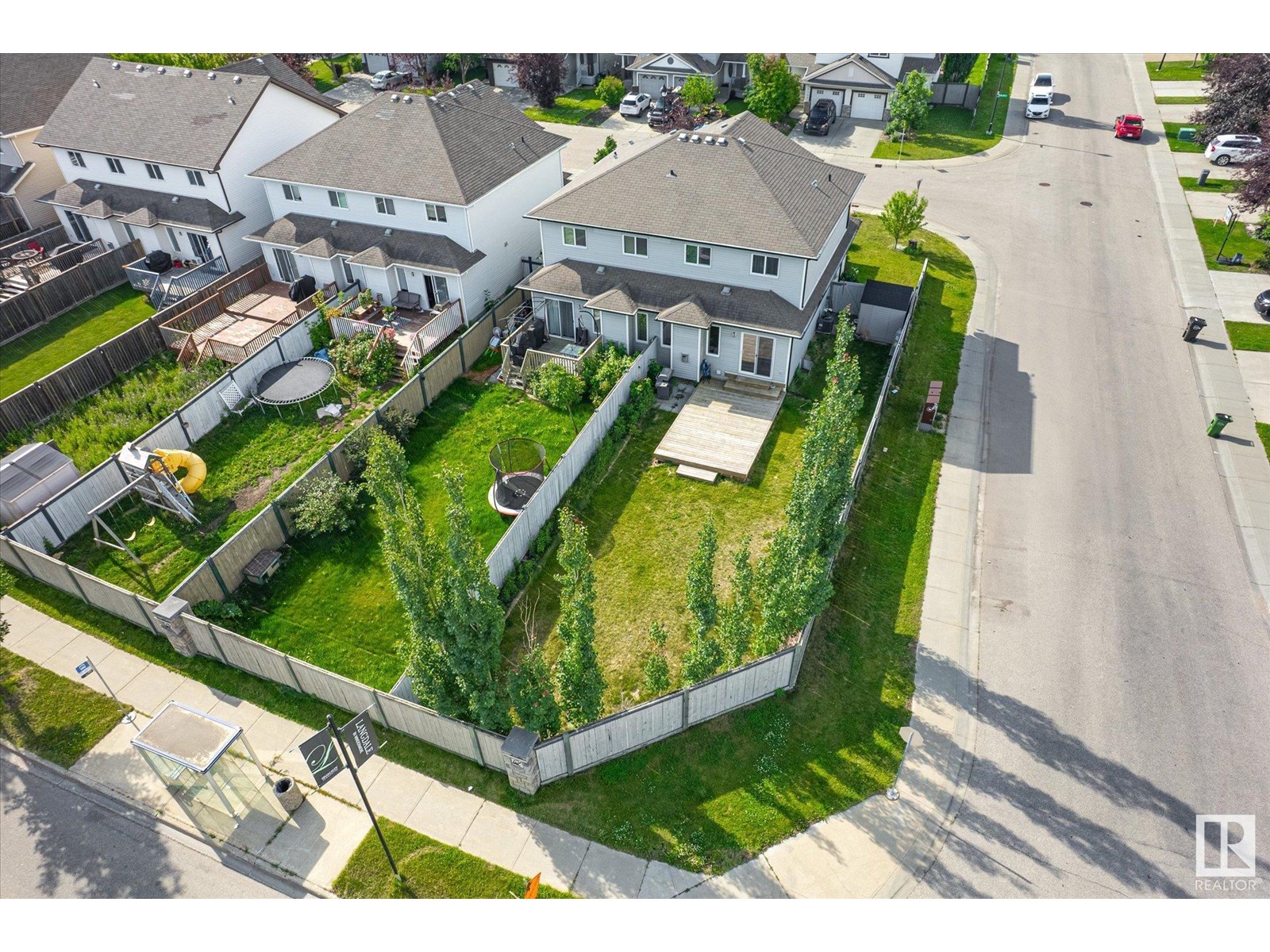 Photo 3 of 17130 7 A Av Sw, Edmonton AB