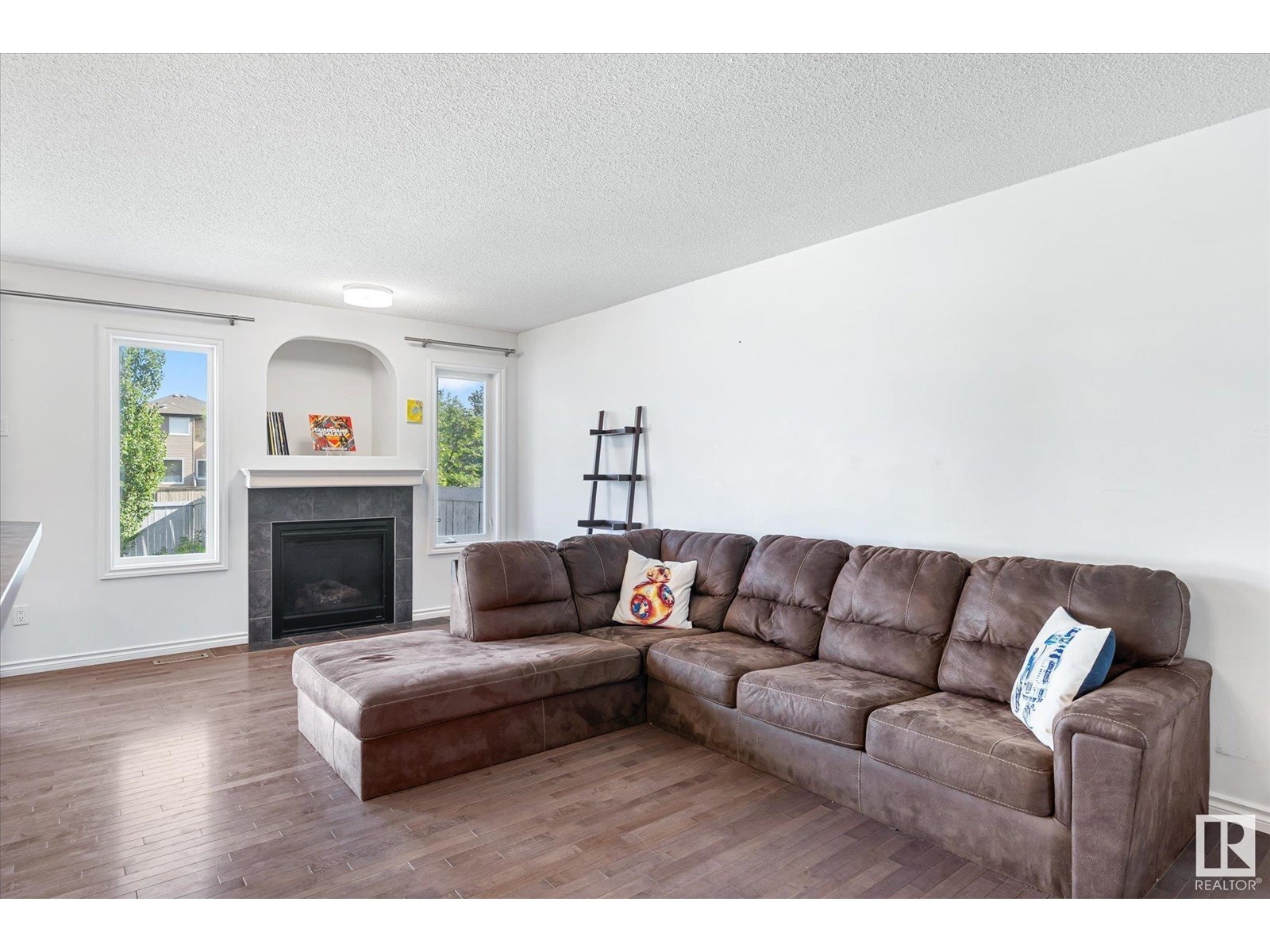 Photo 11 of 17130 7 A Av Sw, Edmonton AB