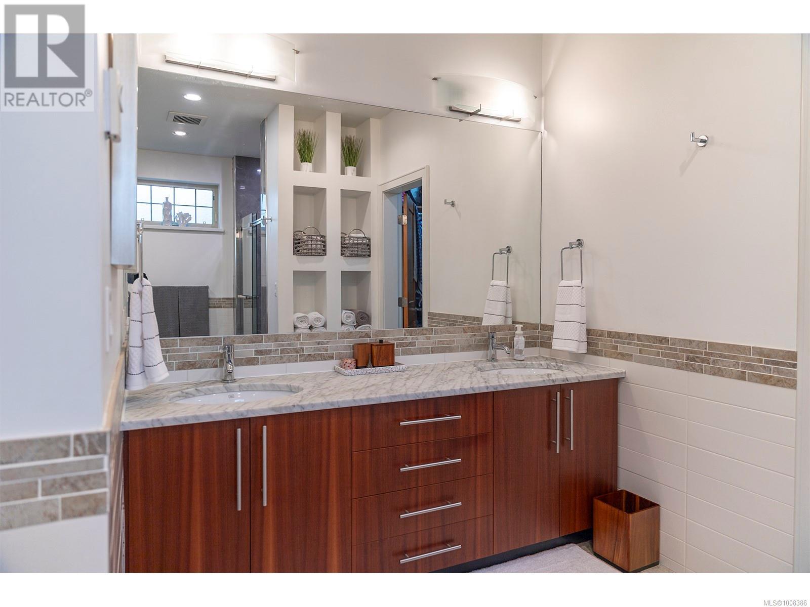 1267 Oceanwood Lane, Saanich