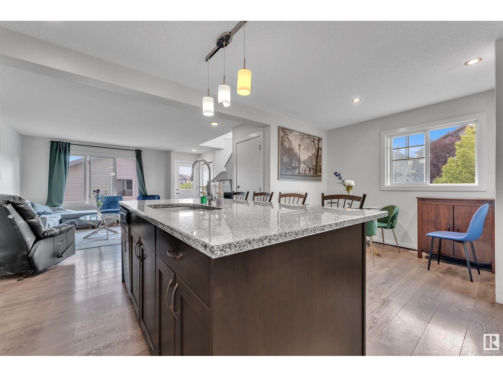 Photo 12 of 16035 12 Av Sw, Edmonton AB
