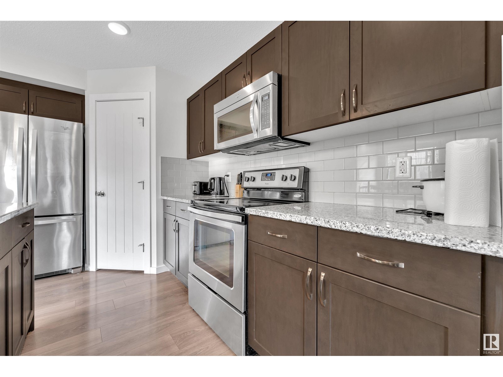 Photo 22 of 16035 12 Av Sw, Edmonton AB