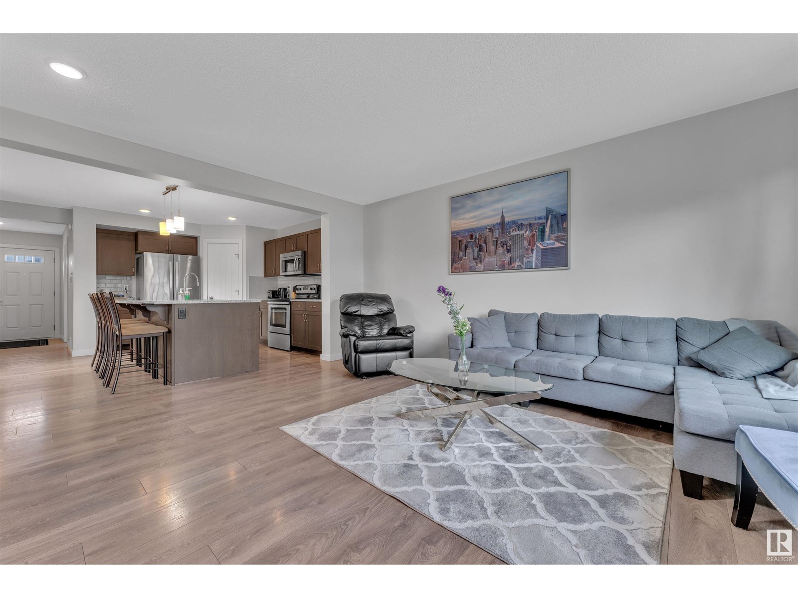 Photo 15 of 16035 12 Av Sw, Edmonton AB
