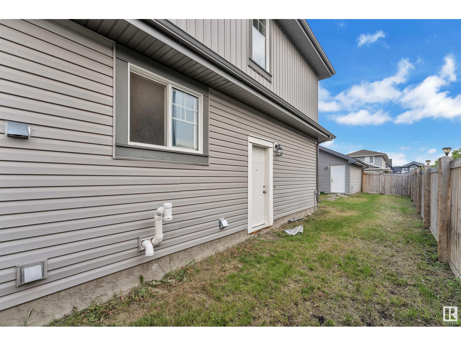 Photo 7 of 16035 12 Av Sw, Edmonton AB