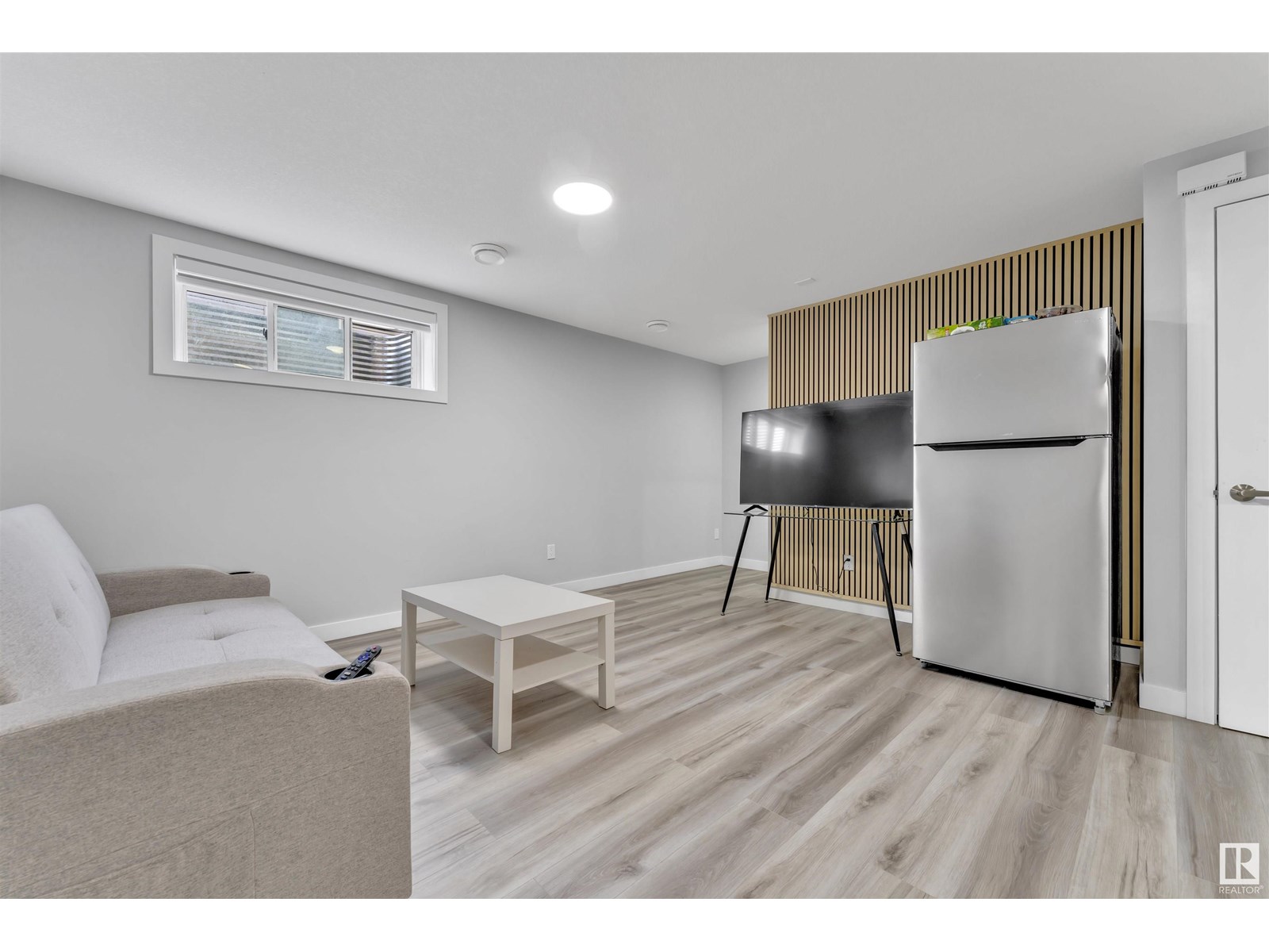 Photo 33 of 16035 12 Av Sw, Edmonton AB