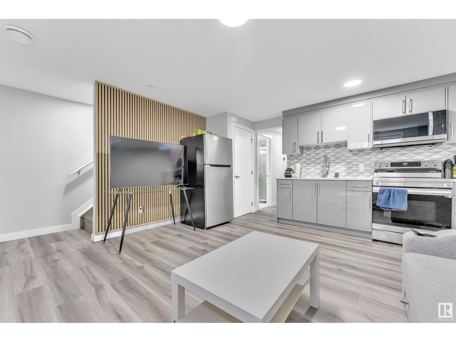 Photo 4 of 16035 12 Av Sw, Edmonton AB