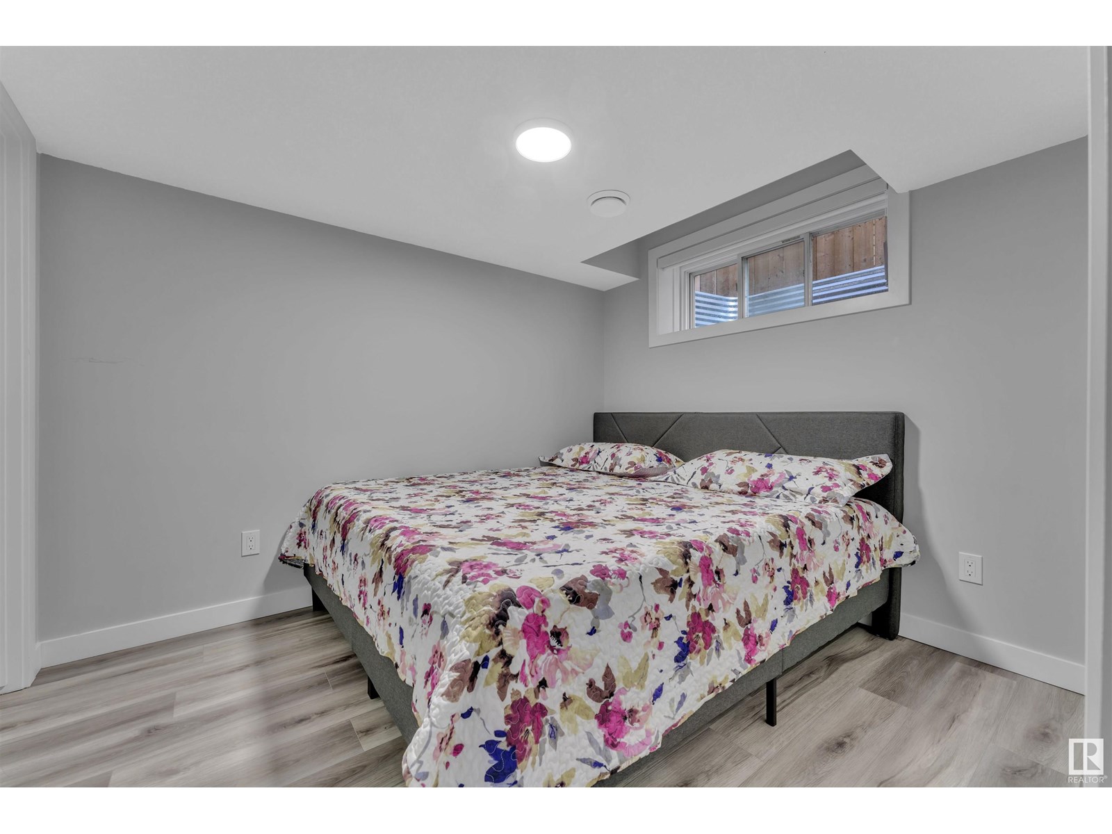 Photo 23 of 16035 12 Av Sw, Edmonton AB