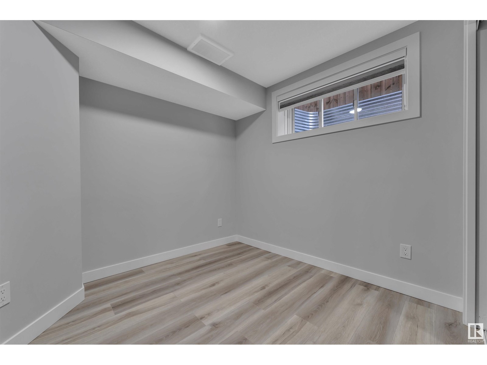 Photo 40 of 16035 12 Av Sw, Edmonton AB