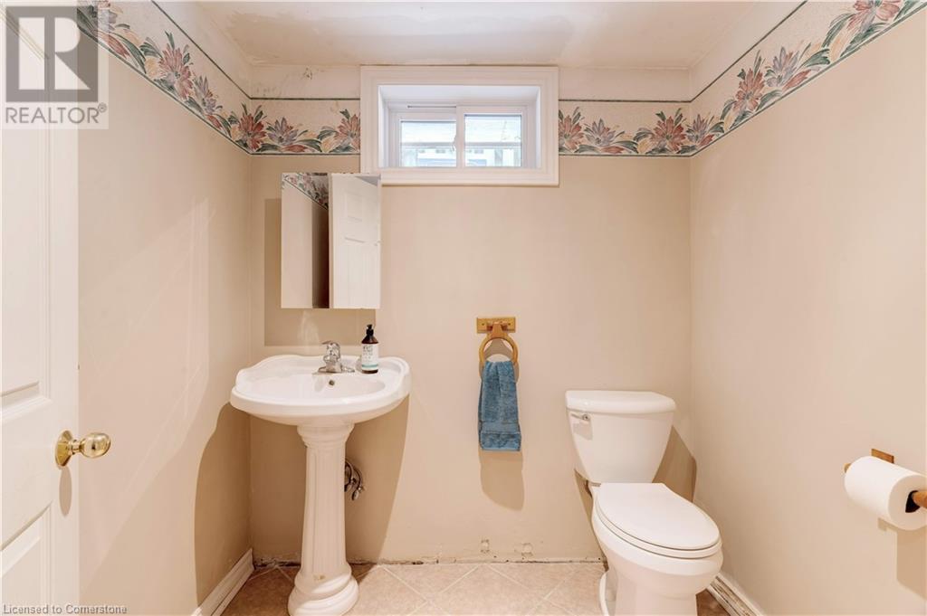 Photo 27 of 224 Glenholme Avenue, Stoney Creek ON